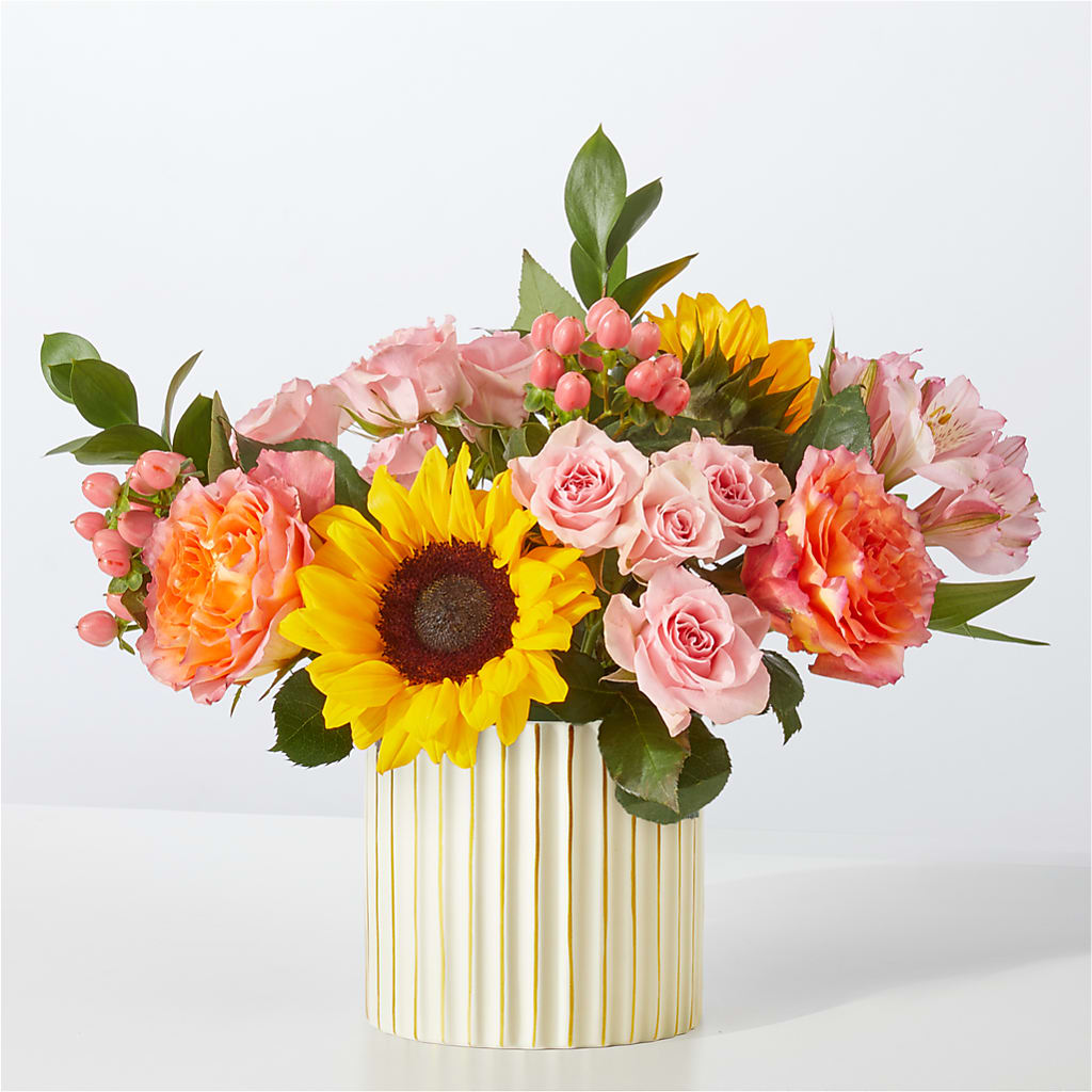 Sun's Out Bouquet – TED & DEBBIE'S FLOWER & GARDEN CENTER, Tulsa OK