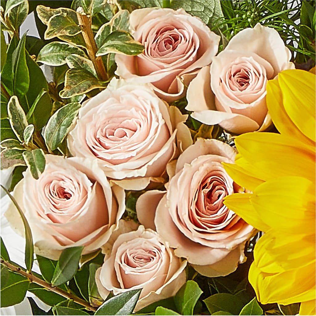 The Good Life Bouquet – TED & DEBBIE'S FLOWER & GARDEN CENTER, Tulsa OK