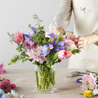 Pastel Tradition - A Florist Original – TED & DEBBIE'S FLOWER & GARDEN CENTER, Tulsa OK