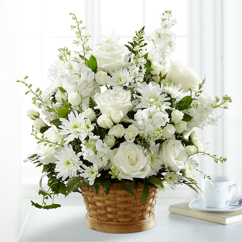 Heartfelt Condolences Arrangement – TED & DEBBIE'S FLOWER & GARDEN CENTER, Tulsa OK