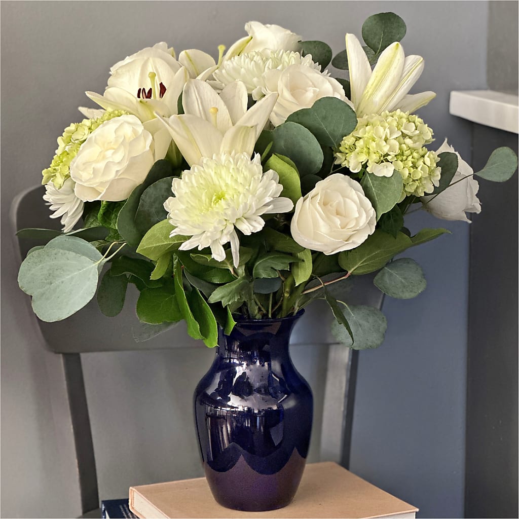 Snowy Dreams Bouquet – TED & DEBBIE'S FLOWER & GARDEN CENTER, Tulsa OK