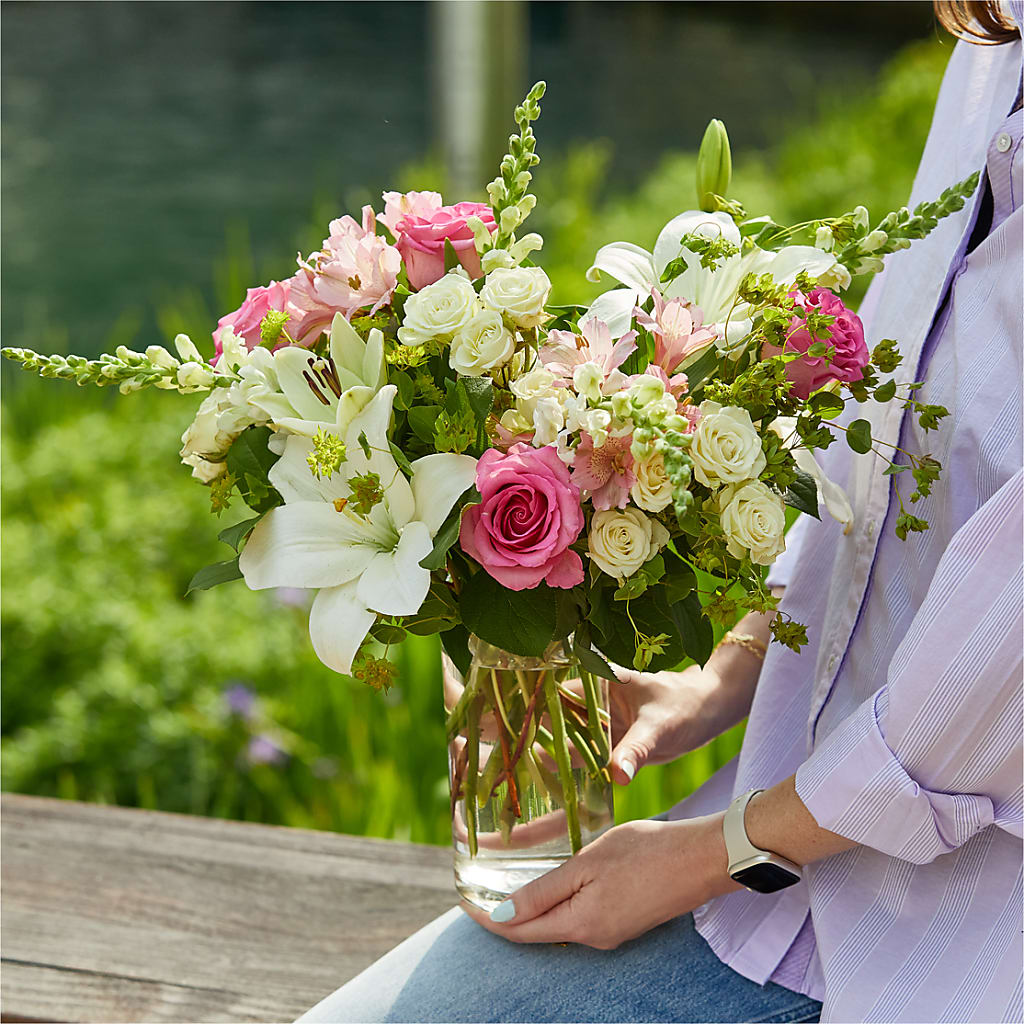 Fondly Bouquet – TED & DEBBIE'S FLOWER & GARDEN CENTER, Tulsa OK